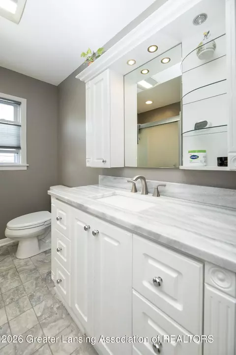 Bath - 2420 Devonshire Ave, Lansing, MI 48910 photo 1 of 2
