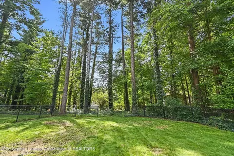 Exterior - 12033 Pine Ridge Dr, Perry, MI 48872 photo 6 of 6