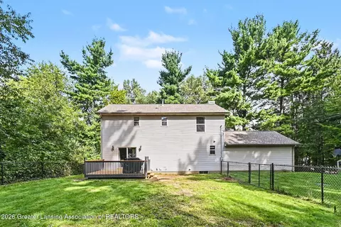 Exterior - 12033 Pine Ridge Dr, Perry, MI 48872 photo 3 of 6