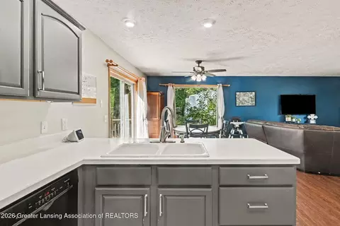 Kitchen - 12033 Pine Ridge Dr, Perry, MI 48872 photo 2 of 2