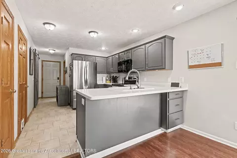 Entry Way - 12033 Pine Ridge Dr, Perry, MI 48872 photo 2 of 2