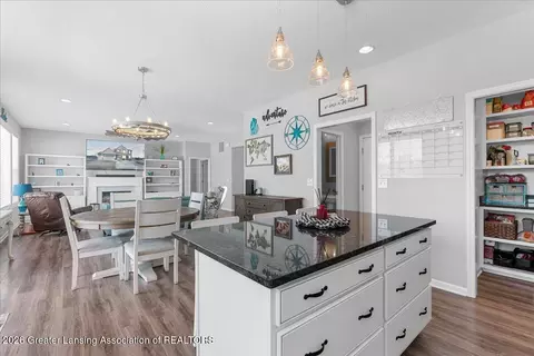 Kitchen - 612 Launch Point Dr, Perry, MI 48872 photo 3 of 4