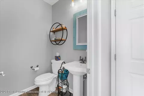 Entry Way - 612 Launch Point Dr, Perry, MI 48872 photo 3 of 5