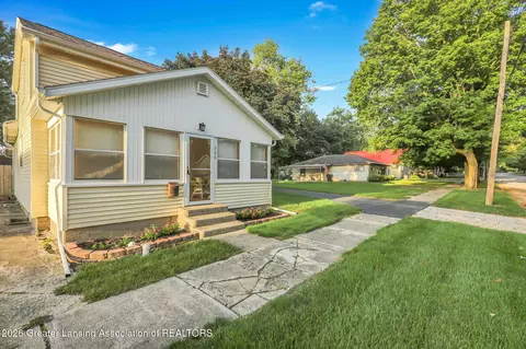 Exterior - 706 E Higham St, Saint Johns, MI 48879 photo 4 of 6
