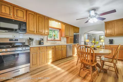 Kitchen - 706 E Higham St, Saint Johns, MI 48879 photo 1 of 2