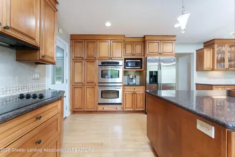 Kitchen - 1200 W Howell Rd, Mason, MI 48854 photo 4 of 5