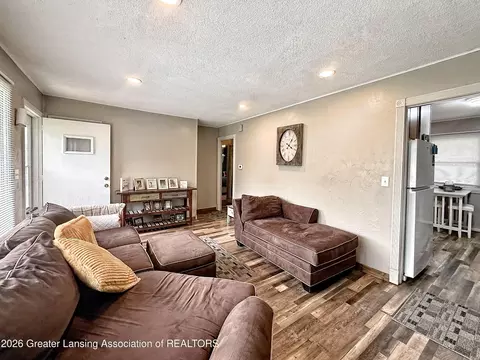Living - 4592 Holt Rd, Holt, MI 48842 photo 2 of 3