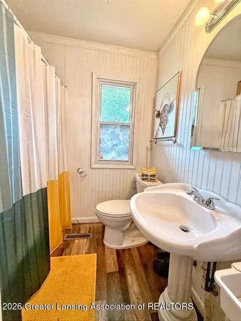 Bath - 4592 Holt Rd, Holt, MI 48842 photo 1 of 1