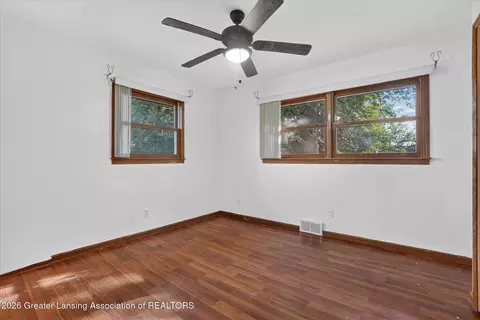 Bedroom - 15157 Pinehurst Dr, Lansing, MI 48906 photo 1 of 11