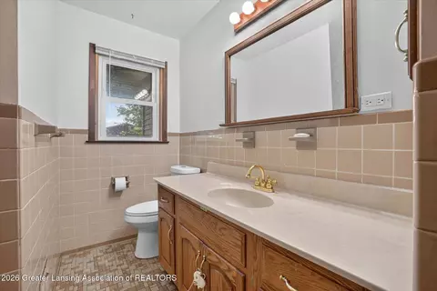 Bath - 15157 Pinehurst Dr, Lansing, MI 48906 photo 1 of 5