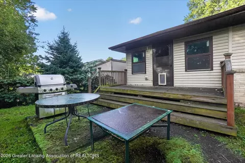 Exterior - 15157 Pinehurst Dr, Lansing, MI 48906 photo 4 of 7
