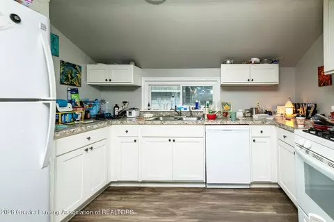Kitchen - 1601 Bailey St, Lansing, MI 48910 photo 3 of 3