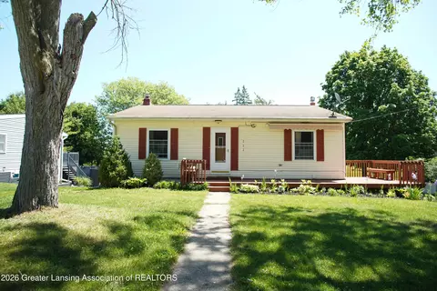 222 Dawn Ct, Potterville, MI 48876