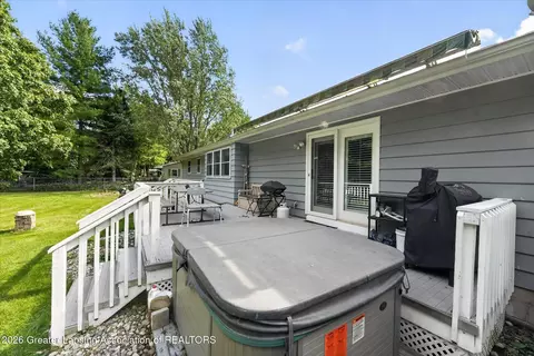 Exterior - 7646 Jon Scott Dr, Grand Ledge, MI 48837 photo 5 of 12