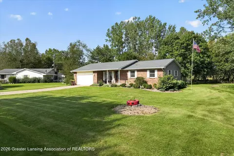 Exterior - 7646 Jon Scott Dr, Grand Ledge, MI 48837 photo 2 of 12