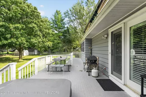 Exterior - 7646 Jon Scott Dr, Grand Ledge, MI 48837 photo 4 of 12