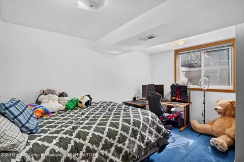 Bedroom - 9980 E Stoll Rd, Haslett, MI 48840 photo 4 of 11