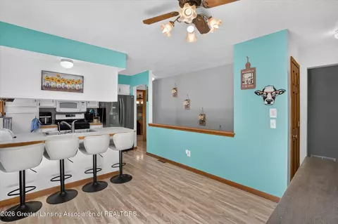 Entry Way - 9980 E Stoll Rd, Haslett, MI 48840 photo 2 of 2