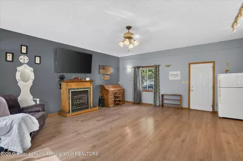 Living - 9980 E Stoll Rd, Haslett, MI 48840 photo 3 of 4