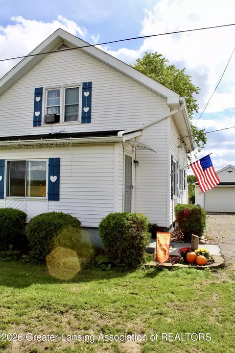 3847 Peet Rd, New Lothrop, MI 48460