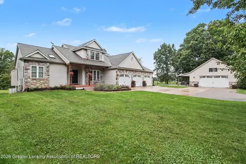 Exterior - 12110 Scotch Hollow Dr, Bath, MI 48808 photo 2 of 6