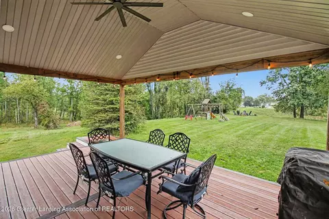 Exterior - 12110 Scotch Hollow Dr, Bath, MI 48808 photo 5 of 6