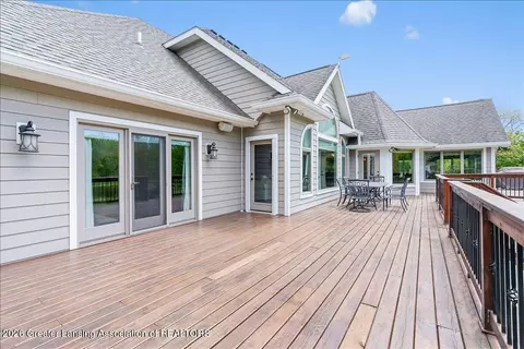 Exterior - 410 W Spring Meadows Ln, Dewitt, MI 48820 photo 15 of 15