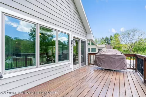 Exterior - 410 W Spring Meadows Ln, Dewitt, MI 48820 photo 11 of 15