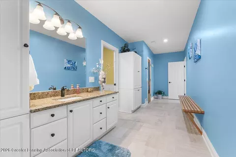 Entry Way - 410 W Spring Meadows Ln, Dewitt, MI 48820 photo 15 of 16