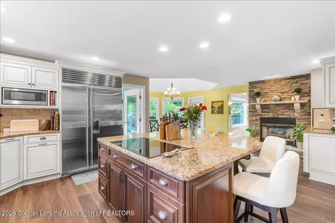 Kitchen - 410 W Spring Meadows Ln, Dewitt, MI 48820 photo 5 of 6