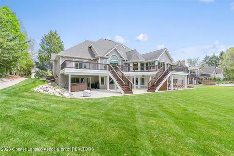Exterior - 410 W Spring Meadows Ln, Dewitt, MI 48820 photo 6 of 15