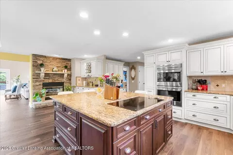 Kitchen - 410 W Spring Meadows Ln, Dewitt, MI 48820 photo 4 of 6