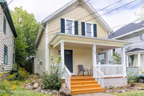 920 W Lapeer St, Lansing, MI 48915