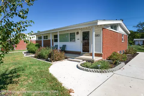 17580 Dolores St, Livonia, MI 48152