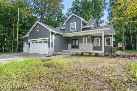 Exterior - 2531 Fedewood, Dewitt, MI 48820 photo 2 of 12