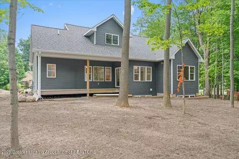 Exterior - 2531 Fedewood, Dewitt, MI 48820 photo 7 of 12