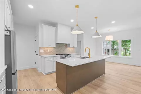 Kitchen - 2531 Fedewood, Dewitt, MI 48820 photo 3 of 4