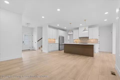 Entry Way - 2531 Fedewood, Dewitt, MI 48820 photo 2 of 2