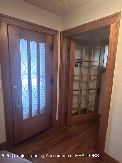 1233 Mechanic St, Lansing, MI 48912