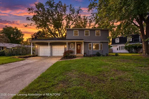 3082 Willow Creek Dr, Grandville, MI 49418