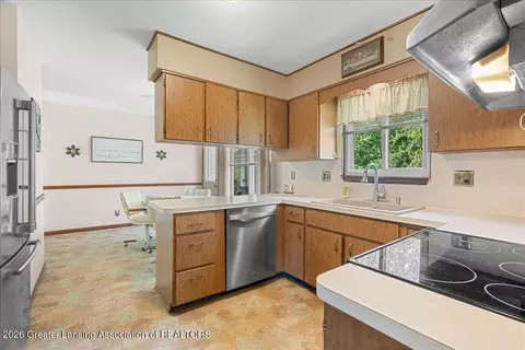 Kitchen - 1220 Sandhill Dr, Dewitt, MI 48820 photo 1 of 3