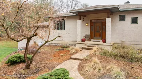 1879 Culver Hill Dr, Williamston, MI 48895