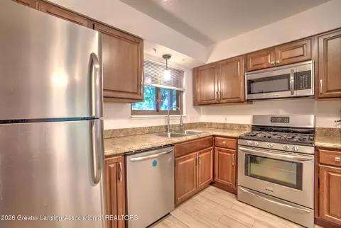 Kitchen - 5411 Maple Ridge Rd #74, Haslett, MI 48840 photo 4 of 4