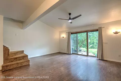 Living - 5411 Maple Ridge Rd #74, Haslett, MI 48840 photo 2 of 3
