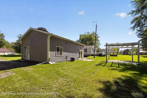 Exterior - 13142 S Tallman Rd, Eagle, MI 48822 photo 8 of 9
