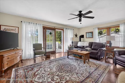 Living - 13142 S Tallman Rd, Eagle, MI 48822 photo 2 of 4