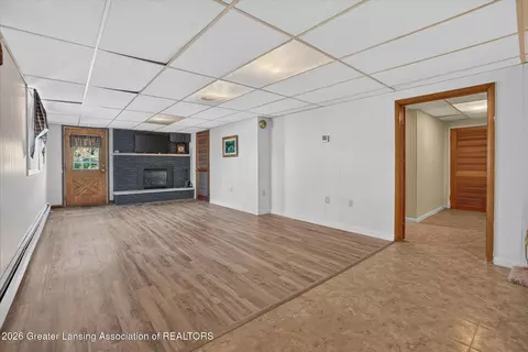 Living - 13142 S Tallman Rd, Eagle, MI 48822 photo 3 of 4