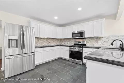 Kitchen - 2001 W Stoll Rd, Dewitt, MI 48820 photo 1 of 3