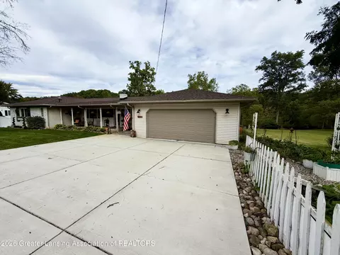 6100 Linden Rd, Fenton, MI 48430