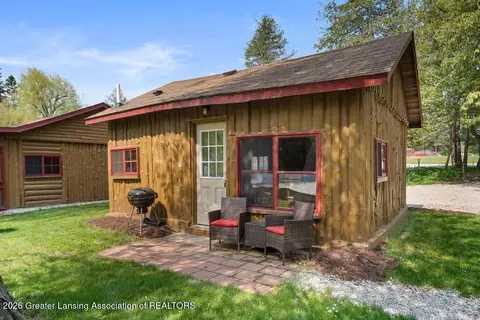 4179 S Straits Hwy #3, Indian River, MI 49749
